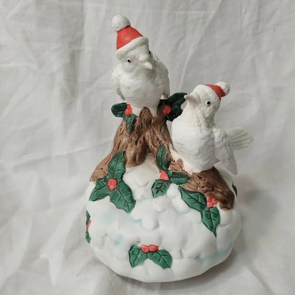 Dove Snowbirds Musical Figurine Christmas Mistle Toe Deck the Halls Song Vintage